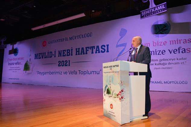 Gaziantep'de Il Müftülüğümüzce Prof.dr Nihat Hatiboğlu’nun Konuşmacı Olarak Katıldığı “peygamberimiz Ve Vefa Toplumu” Konulu Konferans  Düzenlendi