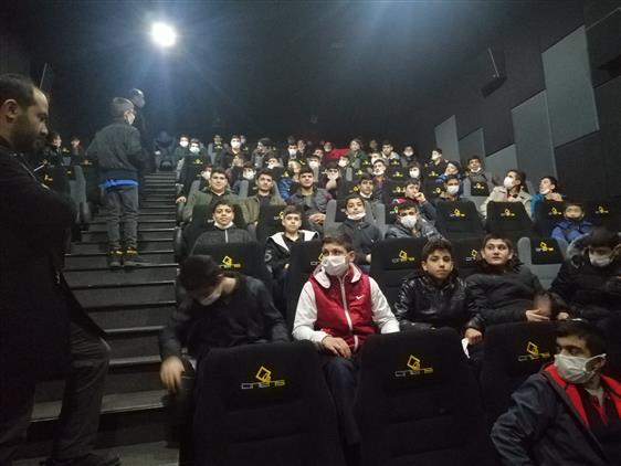 Hatay'da Il Müftülüğümüzden Hafız öğrencilere “iyi Ki Varsın Eren” Sinema Gösterimi