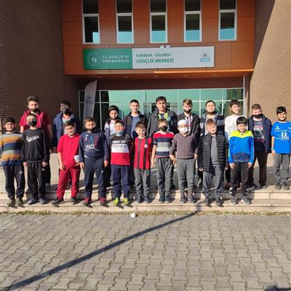 Karabük'te Il Müftülüğümüze Bağlı 5000 Evler Hafızlık Kur'an Kursunda Hafızlık Eğitimi Gören öğrencilerimiz, Okulların Ara Tatil Döneminde,  Gençlik Spor Il Müdürlüğüne Bağlı Gençlik Merkezinde Sportif Aktivite Ve çeşitli Etkinliklere Katıldı