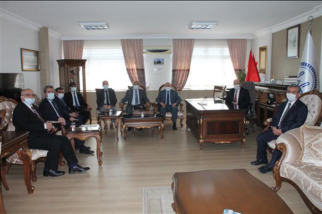 Osmaniye'de Il Müftümüz Ali Rıza Tahiroğlu Ilçe Müftülerimizle Vedalaştı