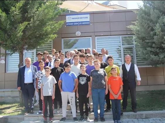 Ankara'da Il Müftümüz  Dr.hasan çınar Akyurt Ilçesinde Ki Ermetal Fabrikası, Pursaklar Müftülüğü Diyanet Gençlik Merkezi Ve Altınova Mevlana Cami Kız Kuran Kursuna Ziyarette Bulundu.