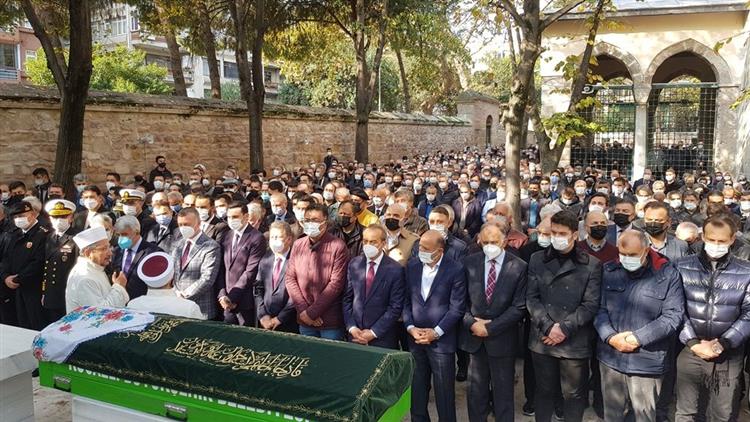 Kocaeli'de Il Müftümüz Koü Rektörü Prof.dr. Sadettin Hülagü'nün Annesinin Cenazesine Katıldı.