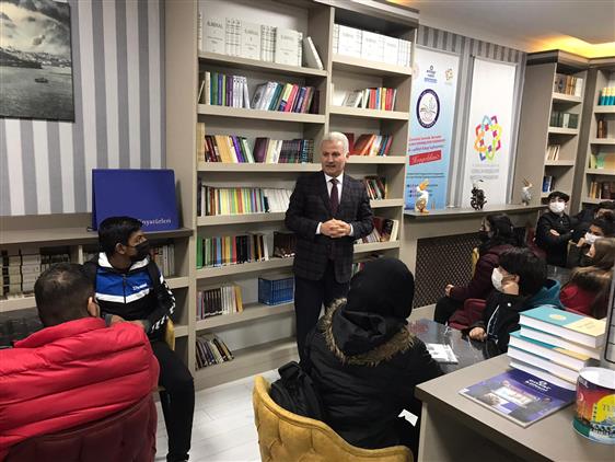 Kirklareli'de Il Müftümüz Lüleburgaz Ensar Vakfında öğrencilerle Sohbet Etti