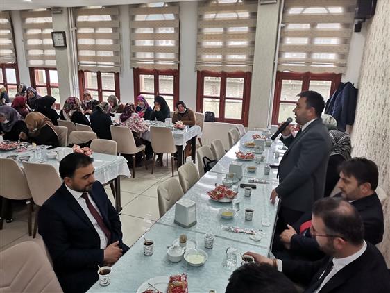 Amasya'da Il Müftümüz öğretmenler Günü Nedeniyle Verilen Yemek Programına Katıldı