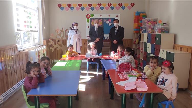 Duzce'de Il Müftümüz Rüstem Can,yığılca Merkez 4-6 Yaş Kur’an Kursunu Ziyaret Etti