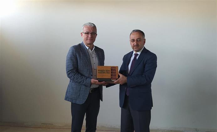 İzmir'de Il Müftümüz Salih Sezik, Türkiye Diyanet Vakfı'na Sürekli Bağışta Bulunan Hayırseverleri Ziyaret Etti.