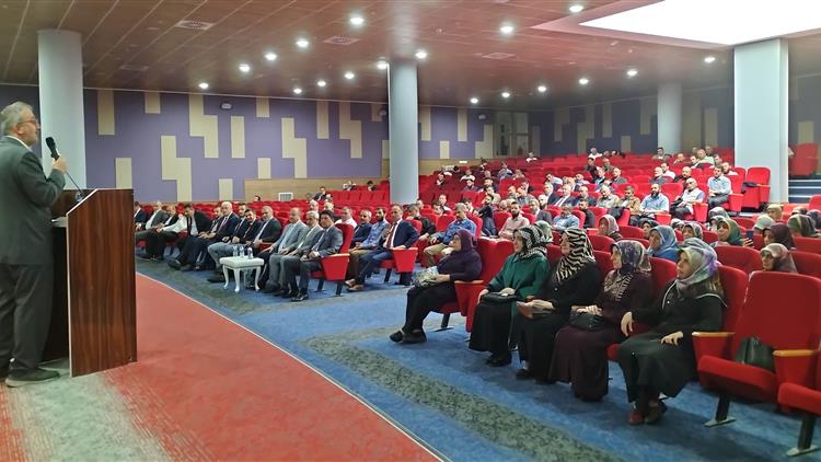 Karabük'te Il Müftümüz Sayın Ercan Aksu'nun Açılış Konuşmalarını Yaptığı, "dijital Dünyada Aile Değerleri" Konulu Konferans Düzenlendi