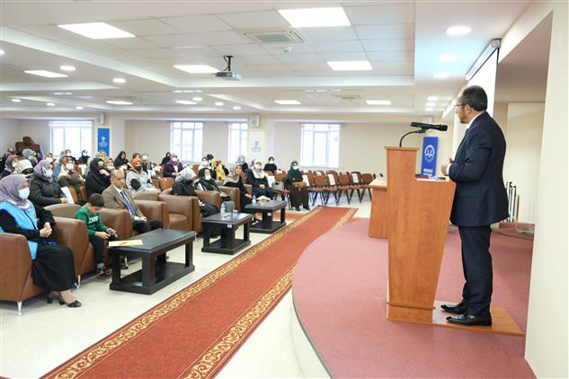 Kocaeli'de Il Müftümüz Sinan Cihan Tdv Kadın Gönüllüler Toplantısına Katıldı.