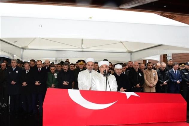 Samsun'da Il Müftümüz Sn. Seyfullah çakır; Il Protokolü Ile Birlikte Pençe-kaplan Operasyonu Bölgesinde şehit Olan Termeli Hemşehrimiz Tnk. Söz. Er Kander Babür' ün Cenaze Törenine Katılarak Cenaze Namazını Kıldırdı .