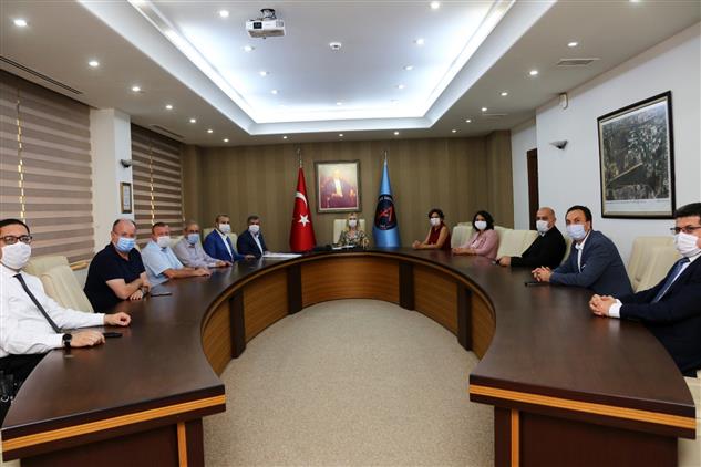 Antalya'da Il Müftümüzden Akdeniz üniversitesi Rektörüne “hayırlı Olsun” Ziyareti