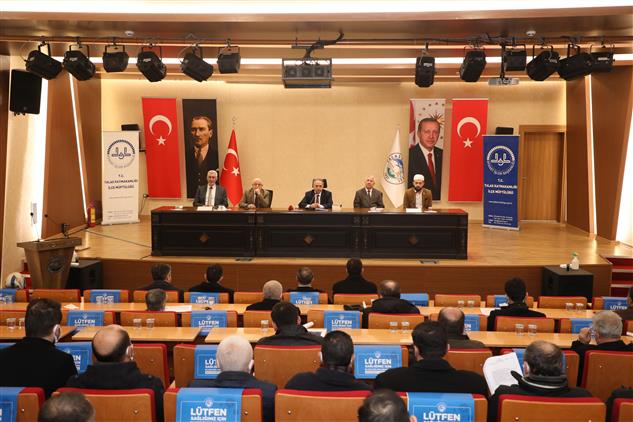 Kayseri'de Il Müftüsü Akkuş Talas Ilçe Müftülüğü  Personel Toplantısına Katıldı