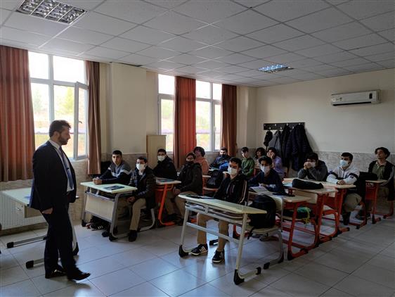 Osmaniye'de Il Müftüsü Ali çakmak, Proje Imam-hatip Lisesinde Meslek Derslerine Giriyor