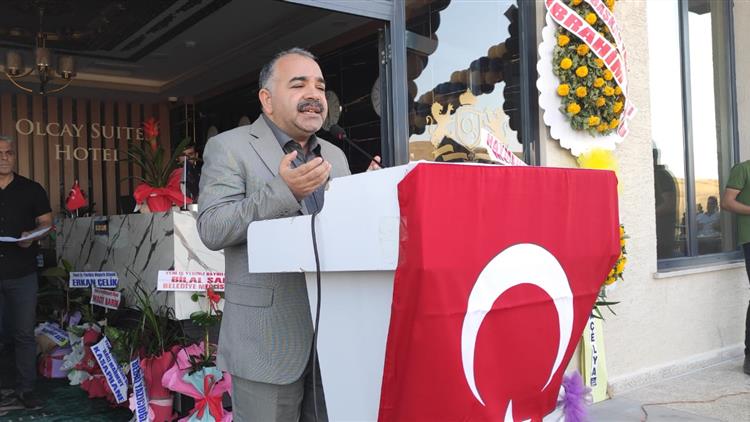 Muş'ta Il Müftüsü Ibrahim Halil Demir, Otel Açılışına Katıldı.