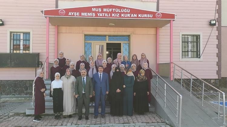 Muş'ta Il Müftüsü Demir, Ayşe Memiş Kur'an Kursunu Ziyaret Etti.