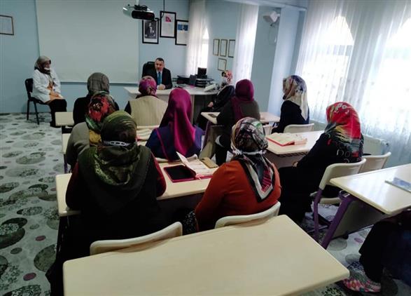 Kütahya'da Il Müftüsü Demirtaş, Dablak Kur'an Kursunu Ziyaret Etti