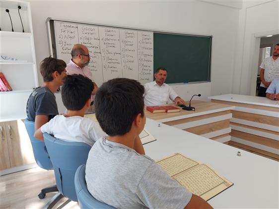 Burdur'da Il Müftüsü Dr. Enver Türkmen Yatılı Yaz Kur'an Kurslarını Ziyaret Etti