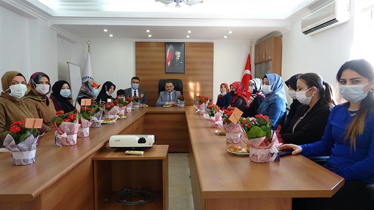 Mersin'de Il Müftüsü Dr. Kondi, 8 Mart Dünya Kadınlar Gününü Kutladı