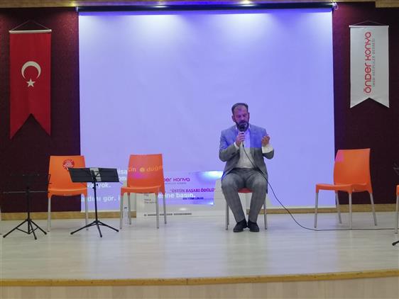 Konya'da Il Müftüsü öge, Yks'de Ilk 1000’e Giren Imam Hatip Lisesi öğrencileri ödül Törenine Katıldı