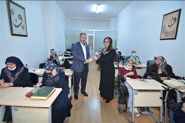 Konya'da Il Müftüsü öge'den Engelli öğrencilere Ziyaret