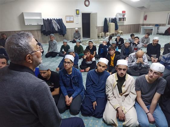 Nevşehir'de Il Müftüsü Kazım Güzel, Kur’an Kursunda Hafızlık Eğitimi Gören öğrencilerle Iftar Sofrasında Bir Araya Geldi.