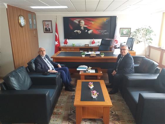 Kırsehir'de Il Müftüsü Mehmet Yaman, çevre şehircilik Ve Iklim Değişikliği Il Müdürü Hamdi Görkem Gençtürk’e Hayırlı Olsun Ziyaretinde Bulundu.