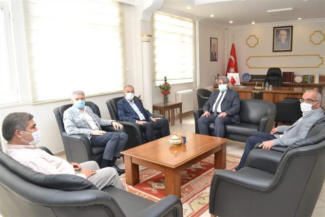 İzmir'de Il Müftüsü Sezik'ten, Manisa Il Müftüsü Soykök'e Iade-i Ziyaret