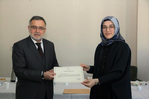 Bursa'da Il Müftüsü Izani Turan Basın Yayın Birimi çalışanlarına Teşekkür Belgesi Verdi