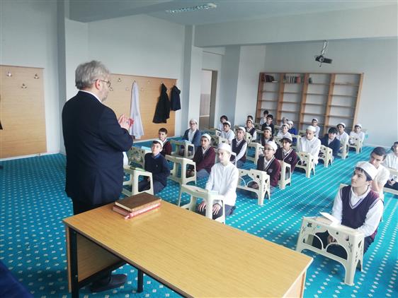 Tekirdağ'da Il Müftüsünden Imam Hatip Ortaokuluna Ziyaret