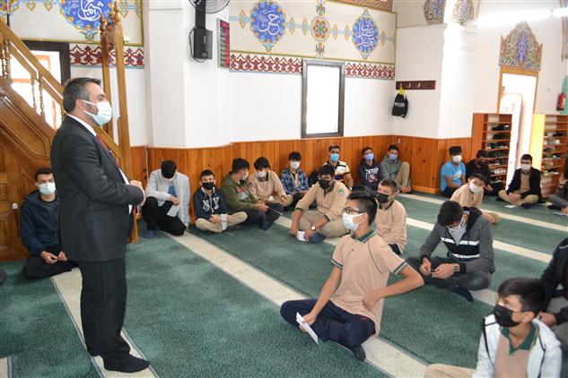 Kırsehir'de Lise Ve üniversite öğrencilerine “ahi Evran-ı Veli Ve Ahilik Teşkilatı” Anlatıldı.