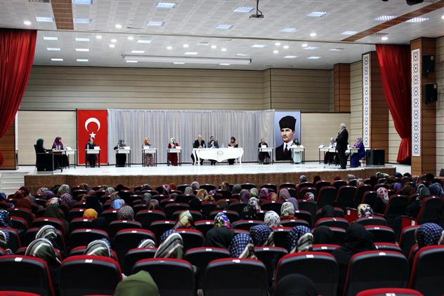 Erzincan'da Merkez Kız Kur’an Kursları Arası Temel Dini Bilgiler Yarışması Yapıldı
