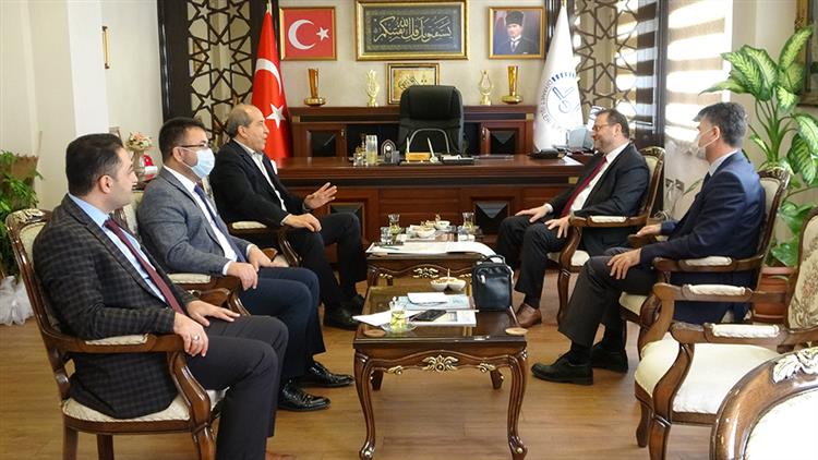 Mersin Büyükşehir Belediyesi Meclis üyesi Tat, Il Müftüsü Dr. Kondi’yi Ziyaret Etti