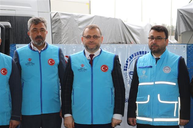 Mersin Müftülüğü Yedi Tır Ile “idlib Ve Azez Için Yolun Iyilik Olsun” Dedi