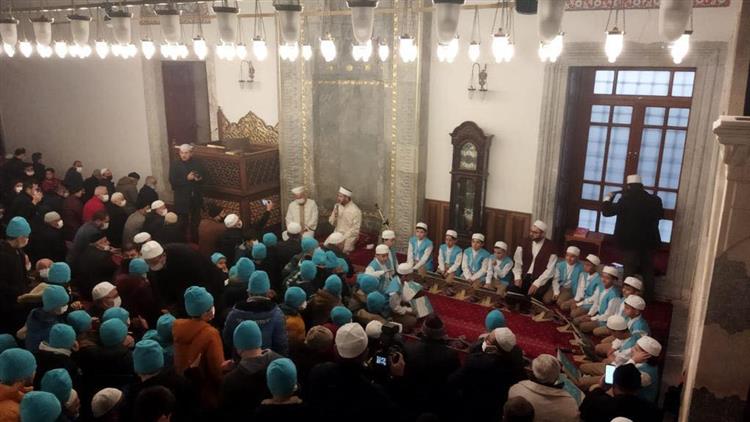 Konya'da Mevlana Torunlarından Mevlana’ya Vefa Sabah Namazı Buluşması