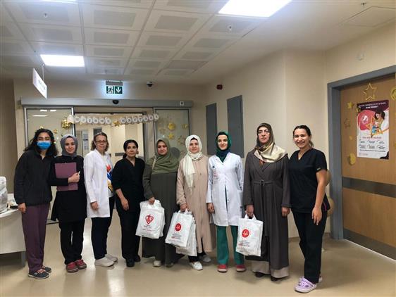 Konya'da Mevlid Kandilinde Doğan Bebeklere Altın Hediye Edildi