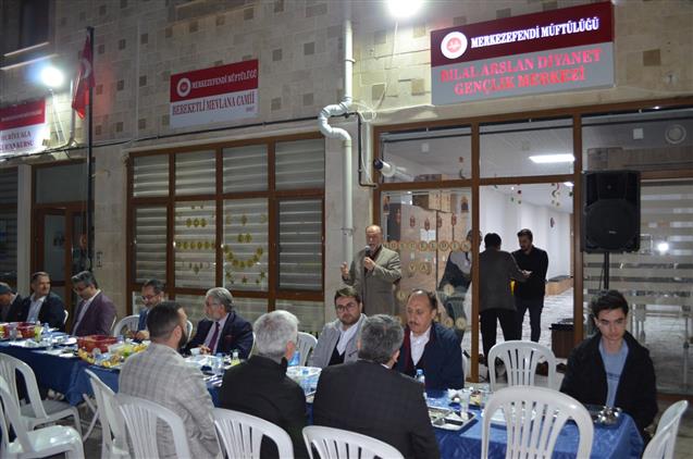 Denizli'de Müftü Aşık: Camilerimizin Gölgesinde Gençlerimizle Buluşabilmek Için çalışmaya Devam Edeceğiz