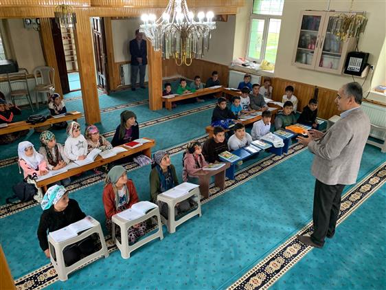 Kars'ta Müftü Bayram Yaz Kur'an Kursu öğrencileriyle Buluştu