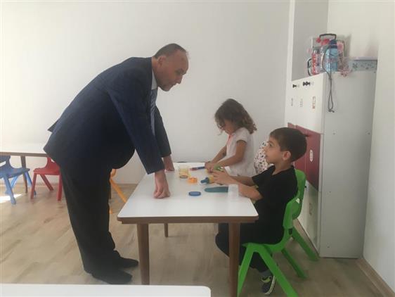 Zonguldak'ta Müftü Durgun Bu Yıl Eğitime Başlayan 4-6 Yaş Kur'an Kursunu Ziyaret Etti.