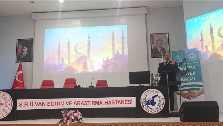 Van'da Müftü şık, Hastane Personeline "ramazan Ve Dayanışma" Konulu Konferans Verdi