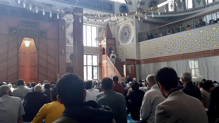 Diyarbakir'da Müftü Imamoğlu Odabaşı Bal Camii'nde Cuma Namazını Kıldırdı