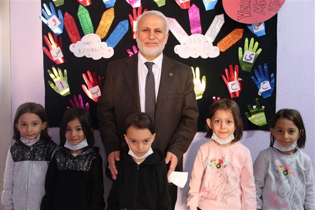 Agri'da Müftü Topçu 4-6 Yaş Kur'an Kursuna Devam Eden Minik Beşizlerle Buluştu