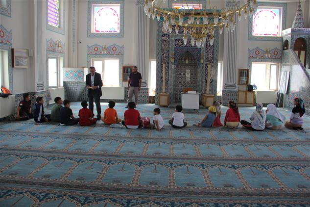 Bolu'da Müftü Vekili Ahmet Halıcı Yaz Kurlarını Ziyaret Etti.