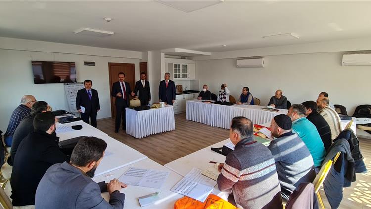Antalya'da Müftü Yalçınkaya'dan Tashih-i Huruf Kursu Kursiyerlerine Ziyaret
