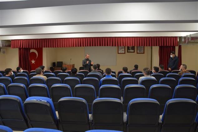 Kilis'de Müftü Yardımcısı çolak: Allah'ın Rızasını Kazanmak Gayesiyle Kulluk şuuru Içerisinde Yaşanması Gerekir