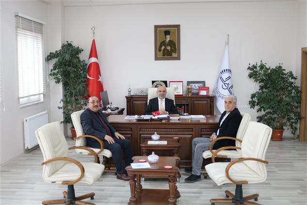 Mhp Muş Merkez Ilçe Başkanı Tahsin şahin, Il Müftüsü Lütfü Imamoğlu'nu Makamında Ziyaret Etti.