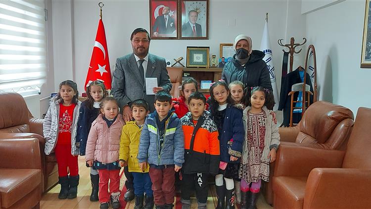 Kars'ta Minik Kalpler Hayırda Yarıştı