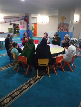 Ardahan'da Minik öğrencilerden Anneler Gününde Anlamlı Etkinlik