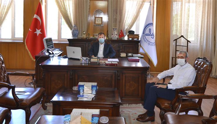 Konya'da Mushafları Inceleme Ve Kıraat Kurulu üyesi Osman Iyişenyürek’ten Il Müftüsü öge’ye Ziyaret