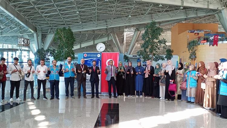 Kars'ta üniversite öğrencileri Kutsal Topraklara Uğurlandı