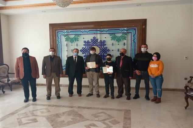 Adana'da “on Kıta Bir Vatan, Ilelebet Istiklal” Temalı Kompozisyon Ve Resim Yarışmasında Dereceye Giren öğrencilere ödülleri Teslim Edildi