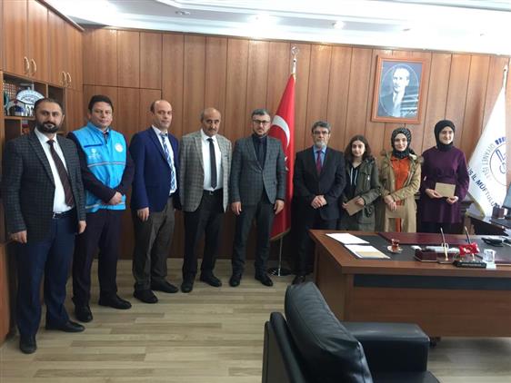 Bitlis'de Ortaokul öğrencileri Arası Kompozisyon Yazma Yarışması Ile Lise öğrencileri Arası şiir Yazma Yarışması ödülleri Sahiplerini Buldu